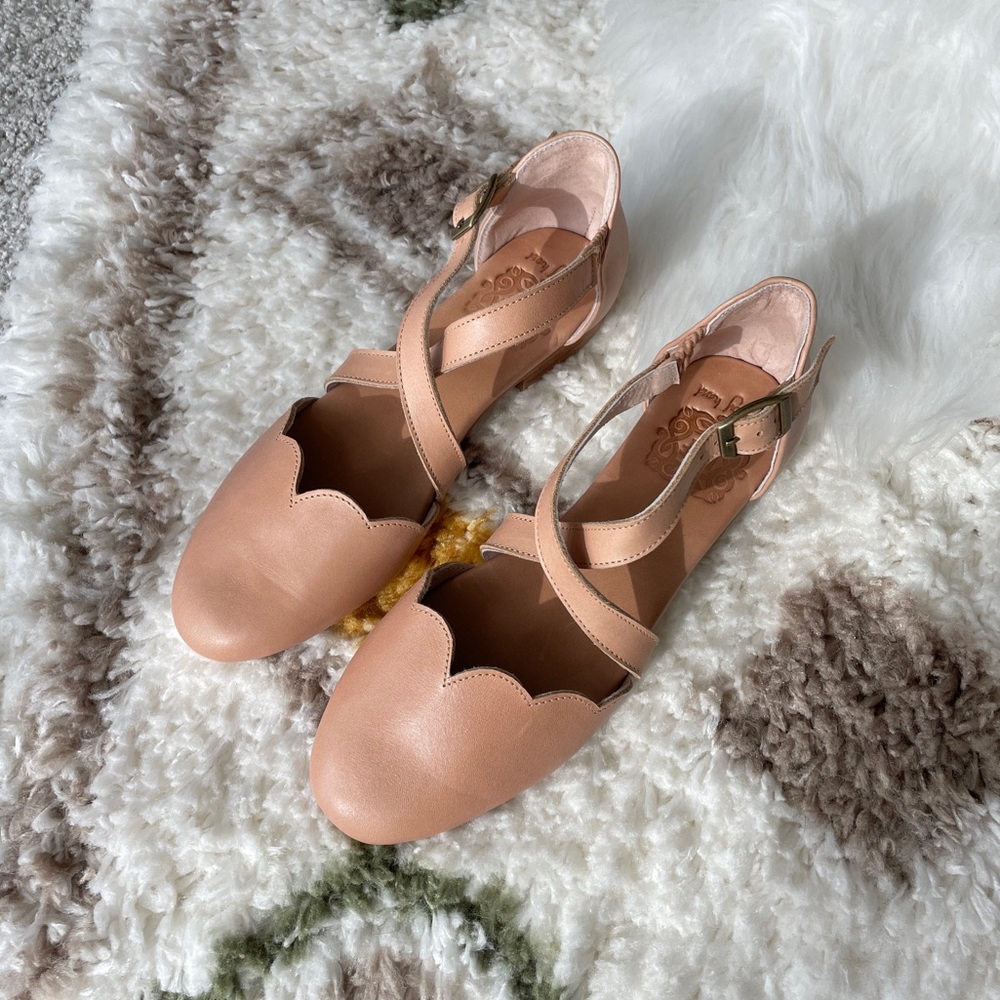 Elf made by hand mangrove leather flats handmade scallop round toe criss cross
